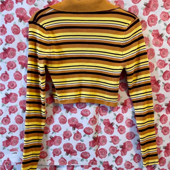 Yellow Cropped Collared Knit - Picture 3 of 8